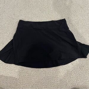 Black Lululemon size 6 skort
